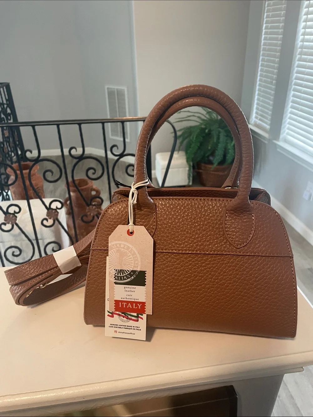 Divina Firenze Pebbled Tan Leather Dome Structured Crossbody Satchel - Picture 10 of 10